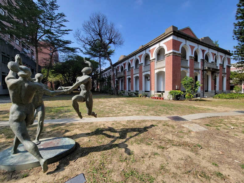 歷史系館舊文學院大樓
