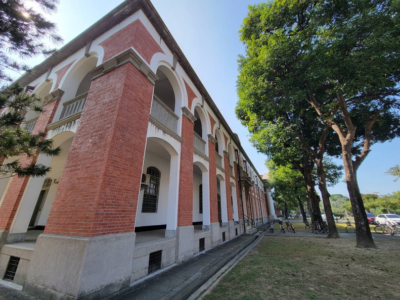 歷史系館舊文學院大樓
