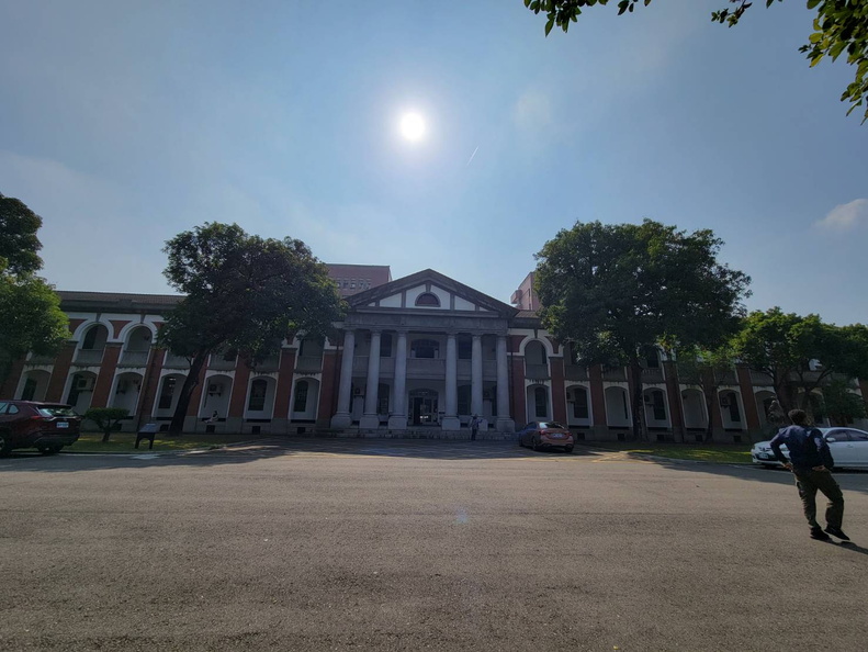 歷史系館舊文學院大樓